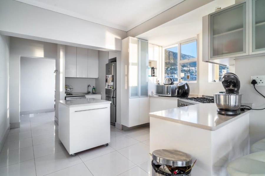 3 Bedroom Property for Sale in Sea Point Western Cape